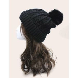Black Knit Faux Fur Pom Pom Beanie
